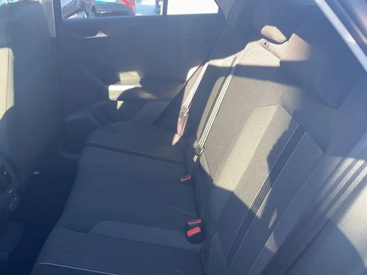 Volkswagen T-Roc 10