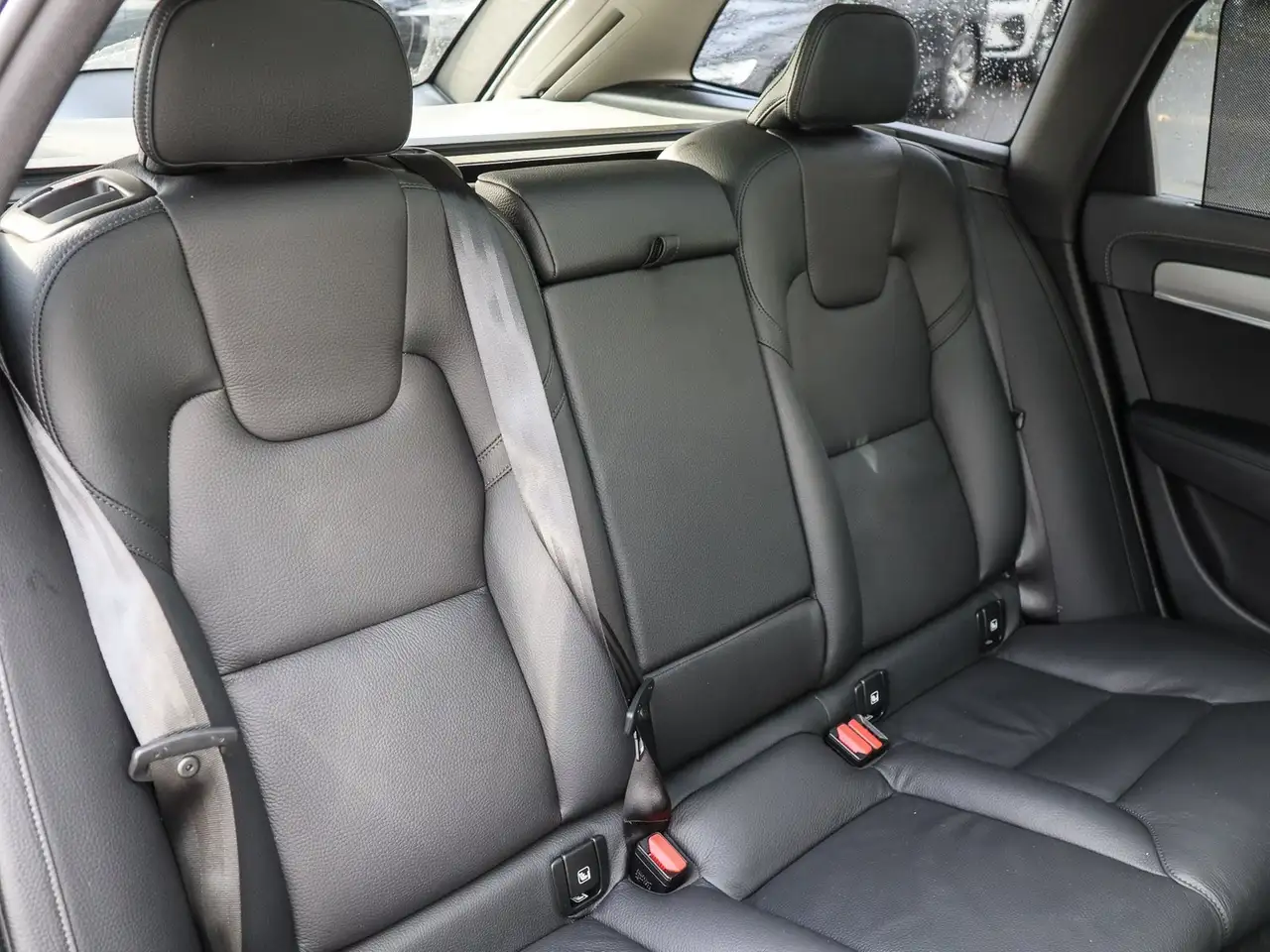 Volvo V90 5
