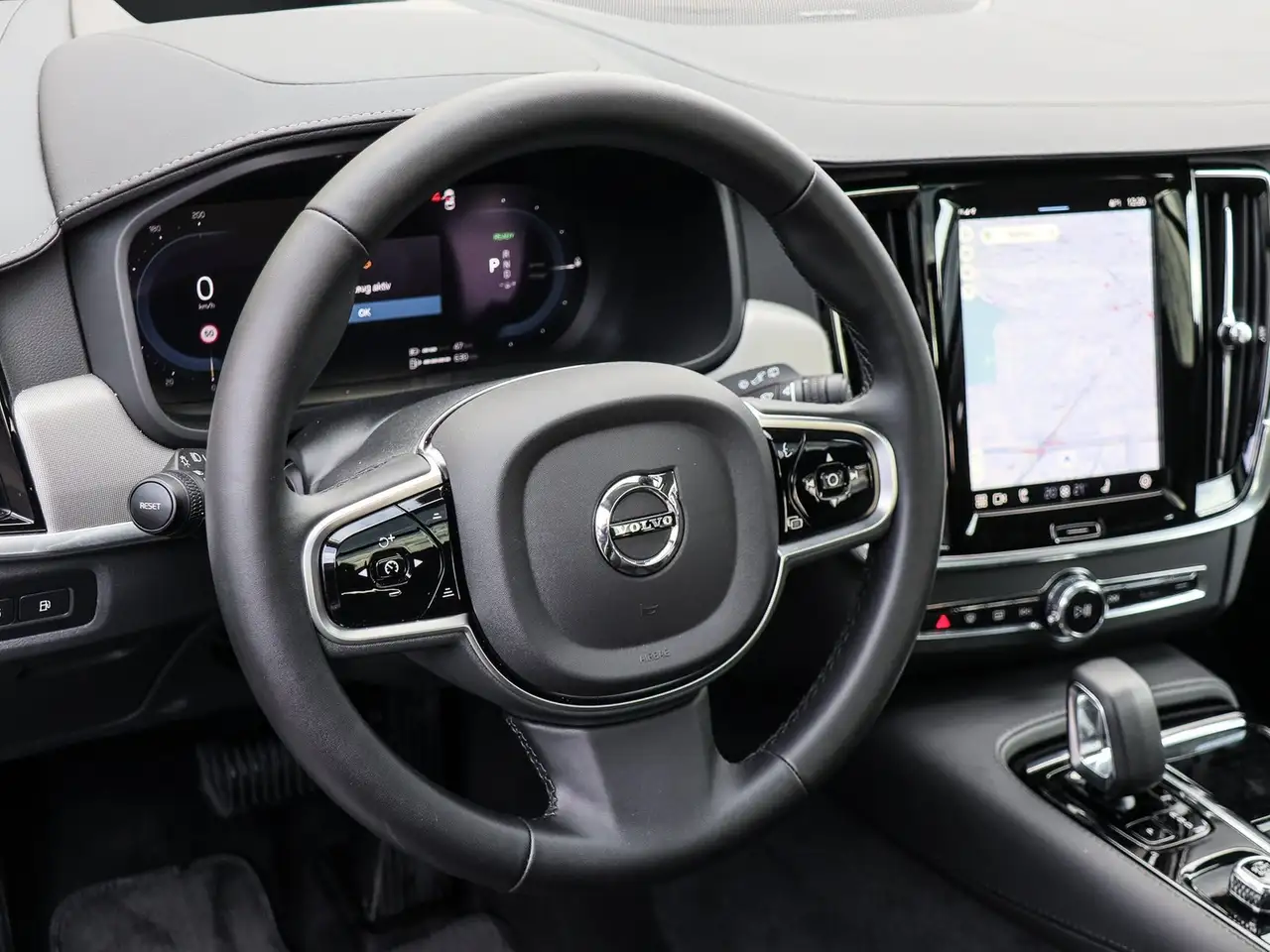 Volvo V90 10