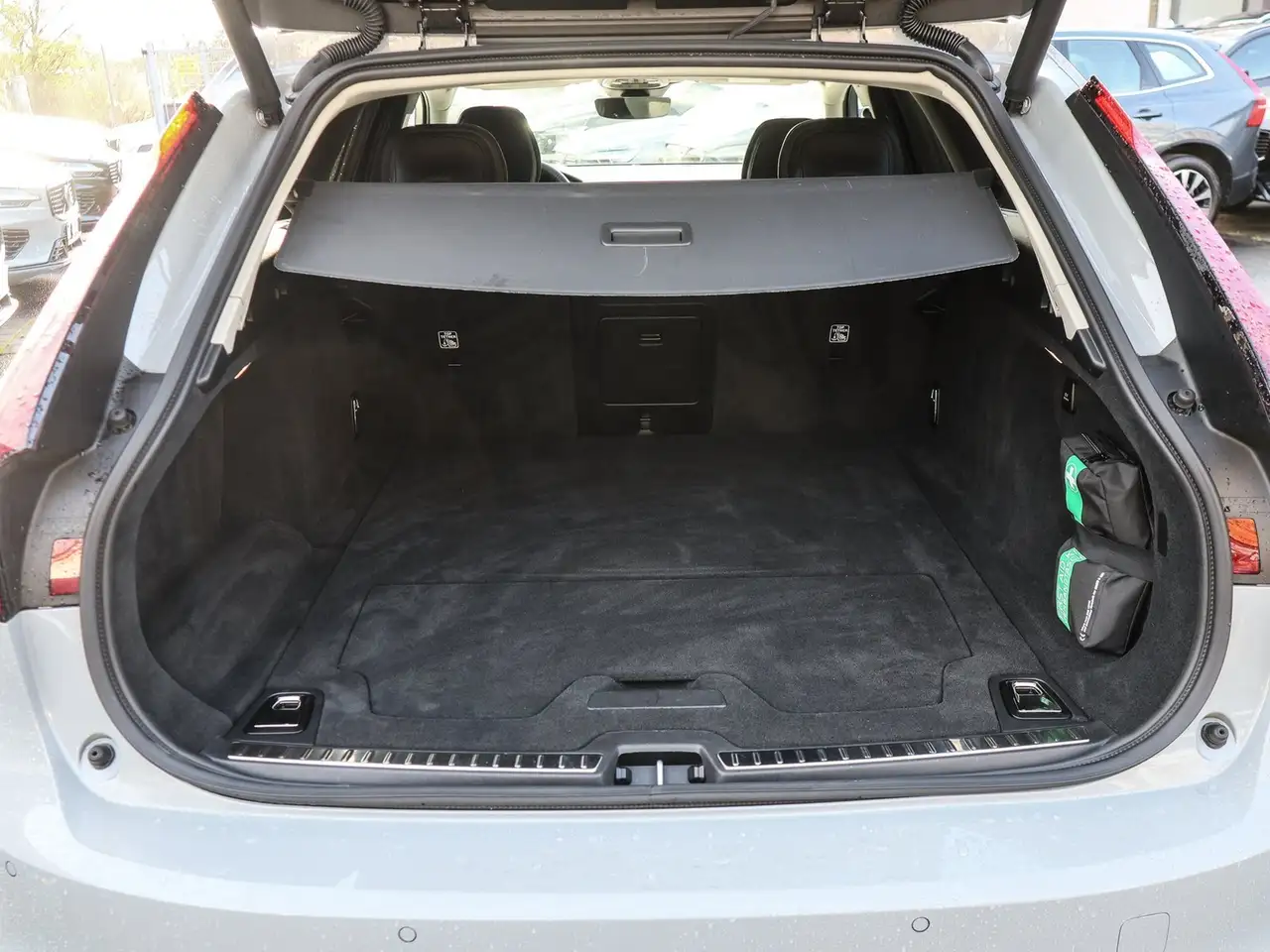 Volvo V90 11
