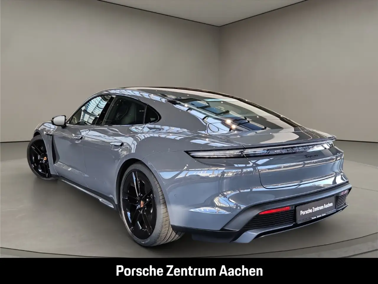 Porsche Taycan 3