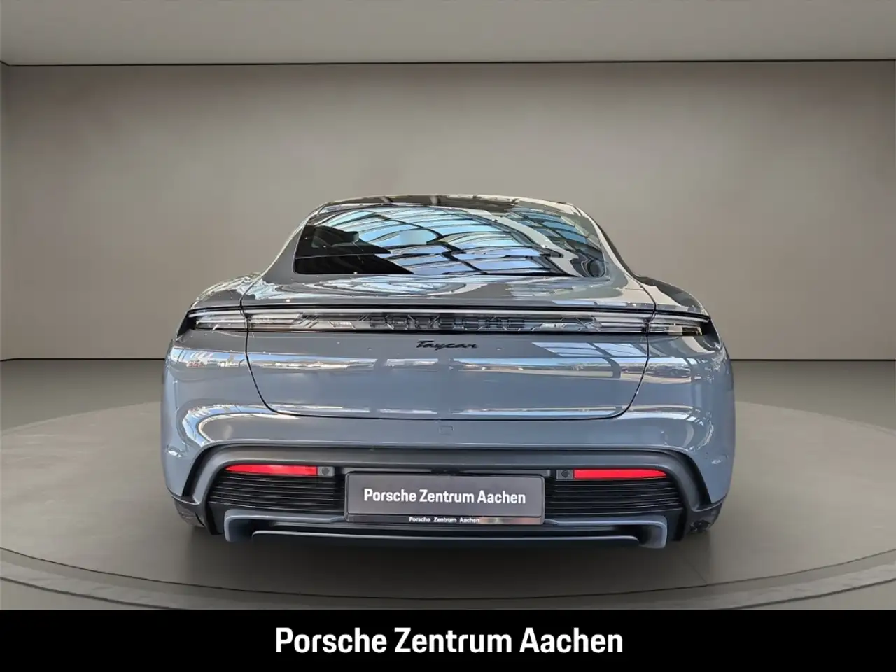 Porsche Taycan 5