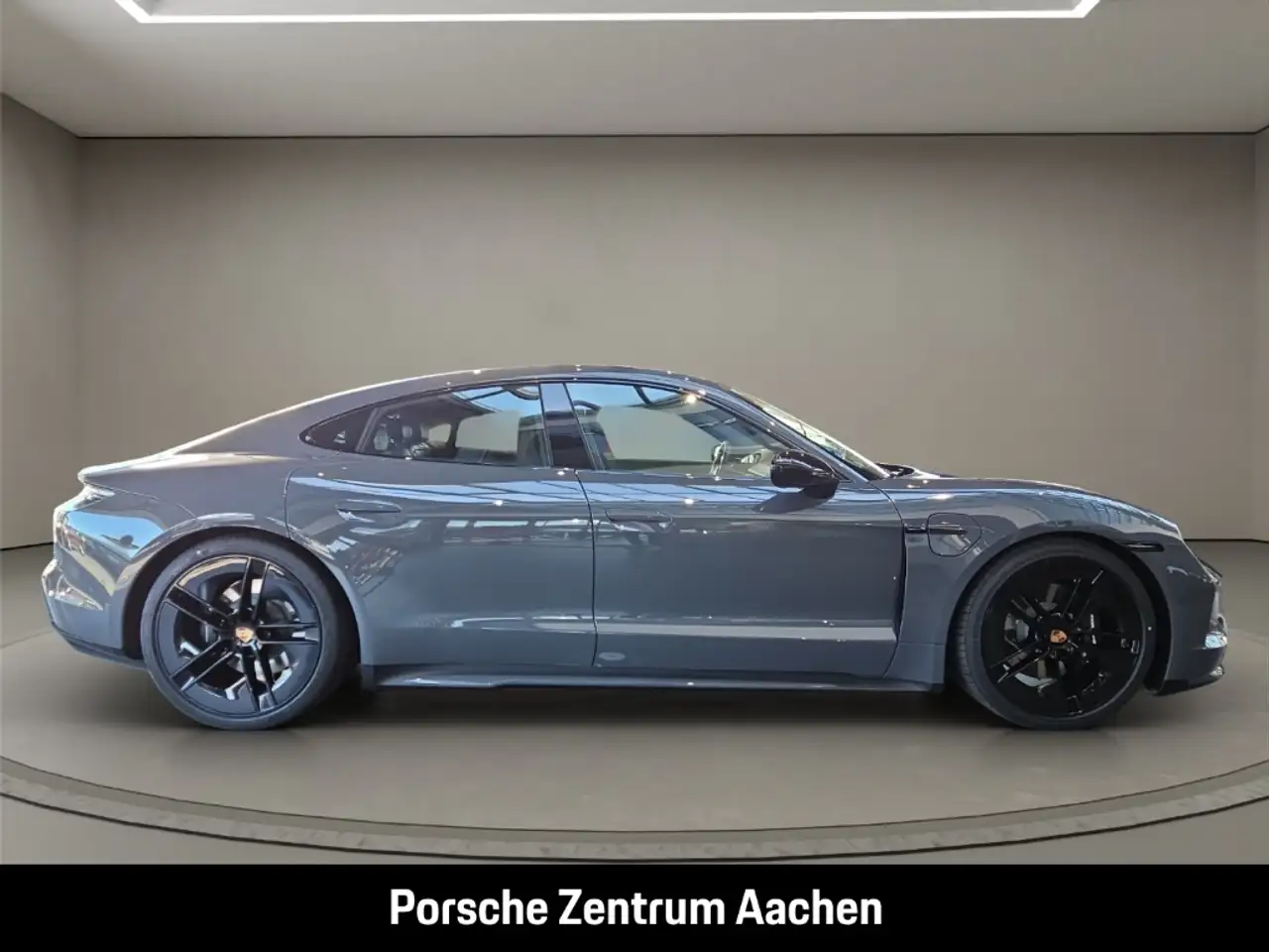 Porsche Taycan 7