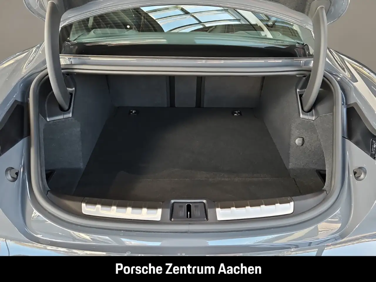 Porsche Taycan 9