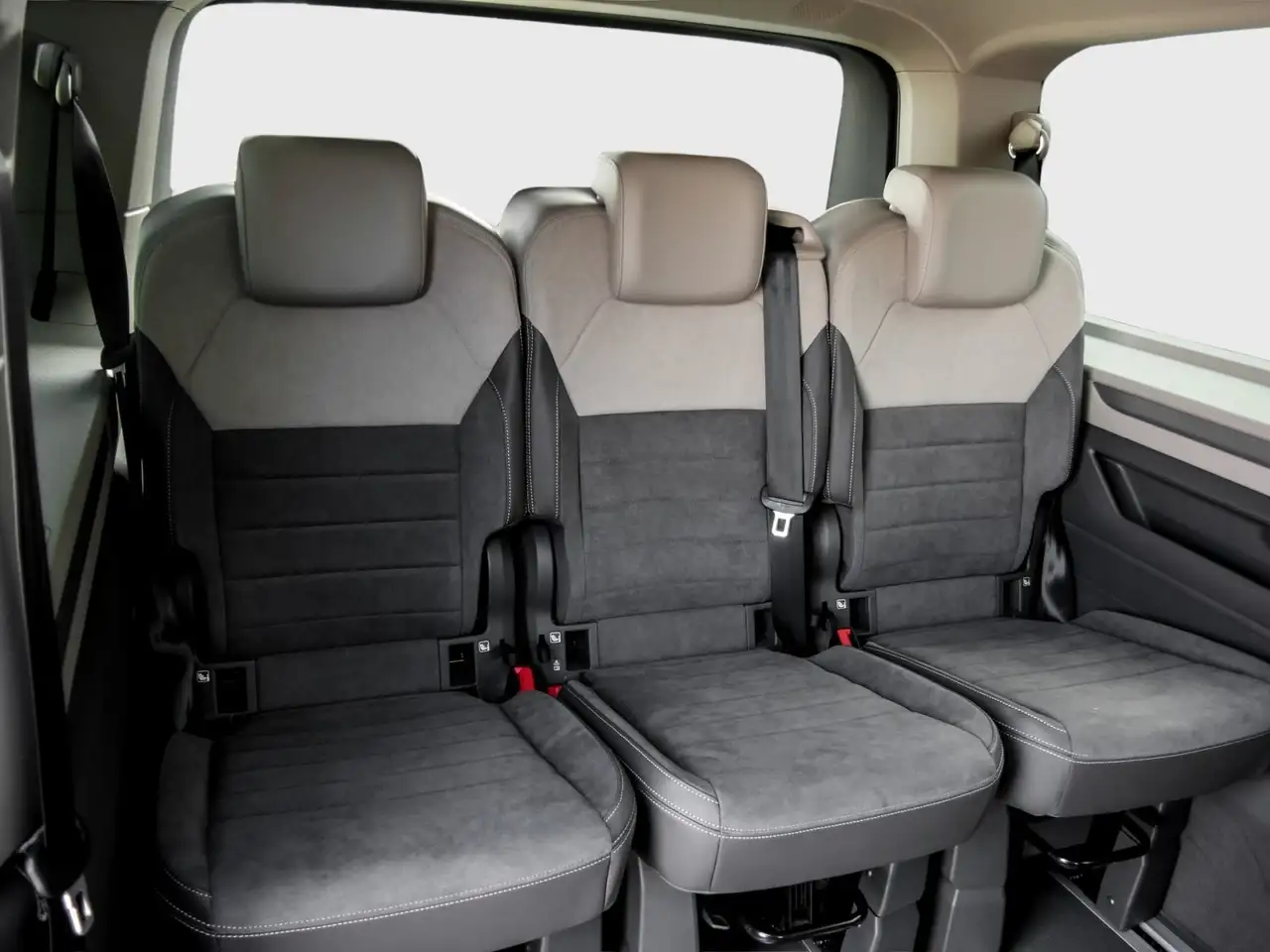 Volkswagen T7 Multivan 4
