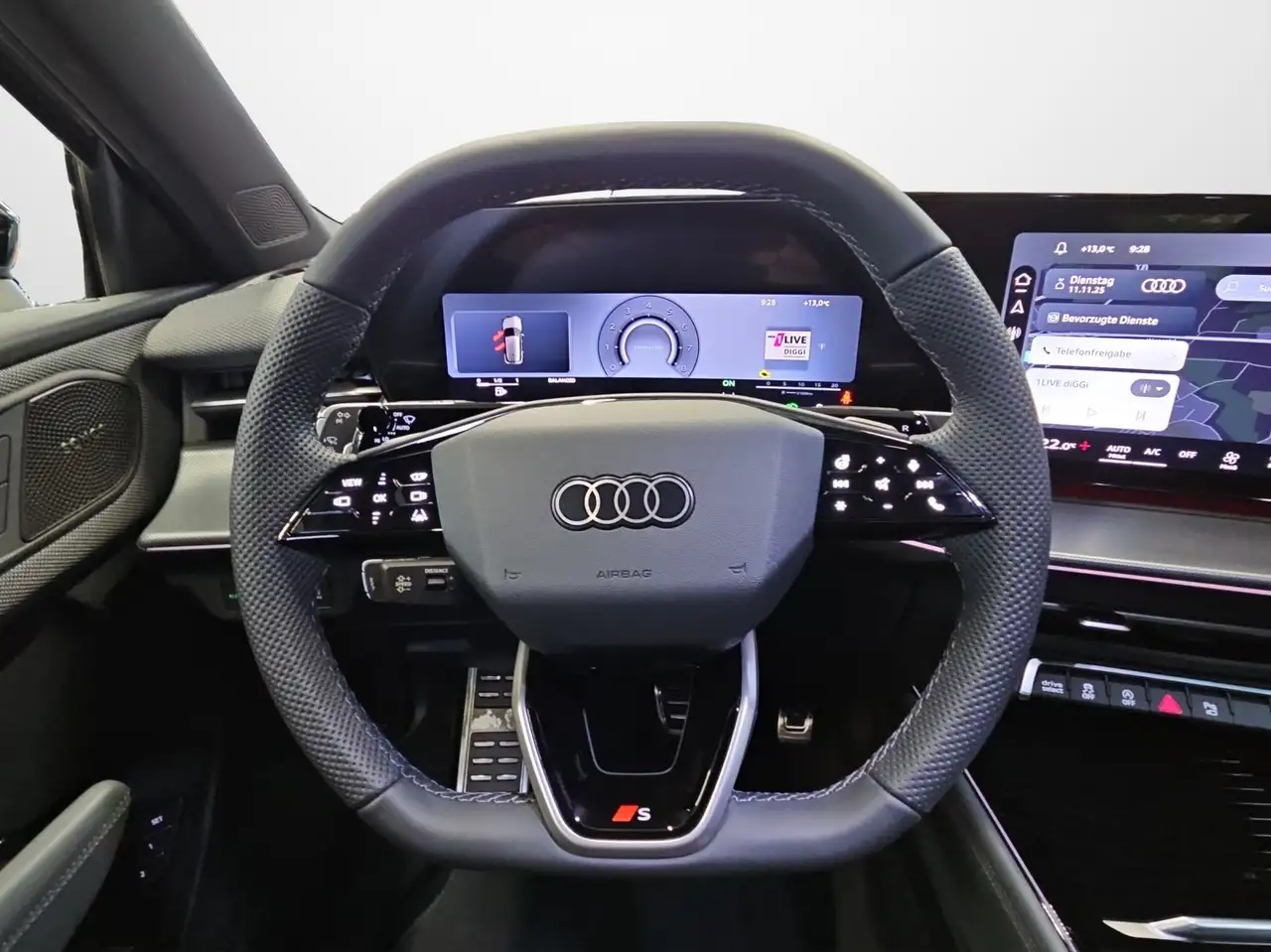 Audi Q3 10