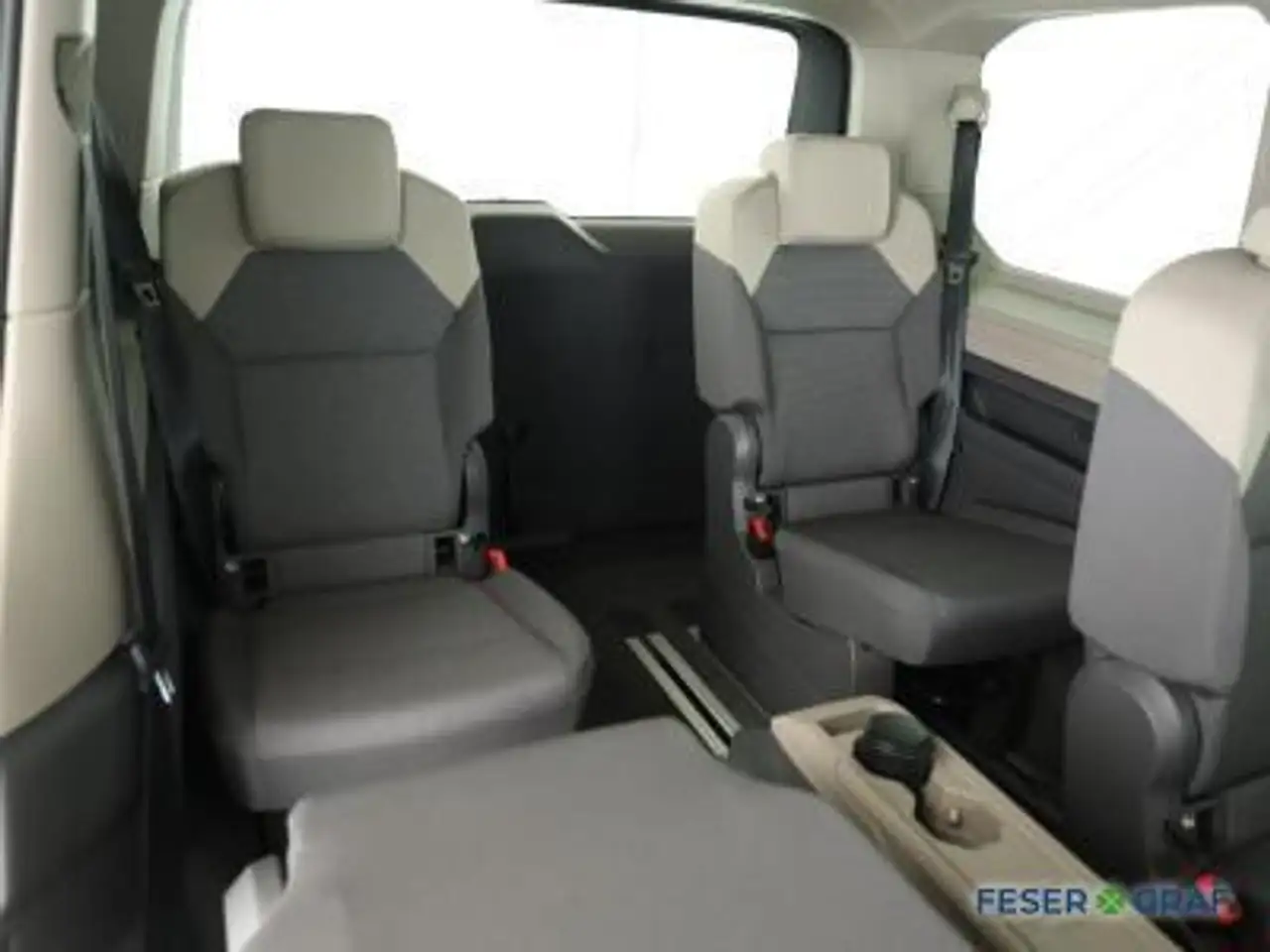Volkswagen T7 Multivan 7