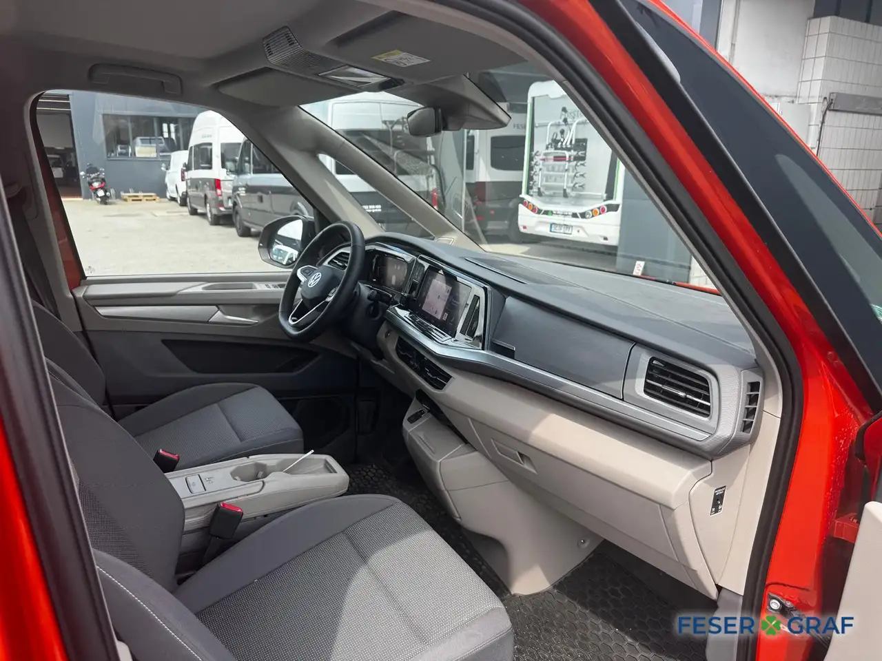 Volkswagen T7 Multivan 5