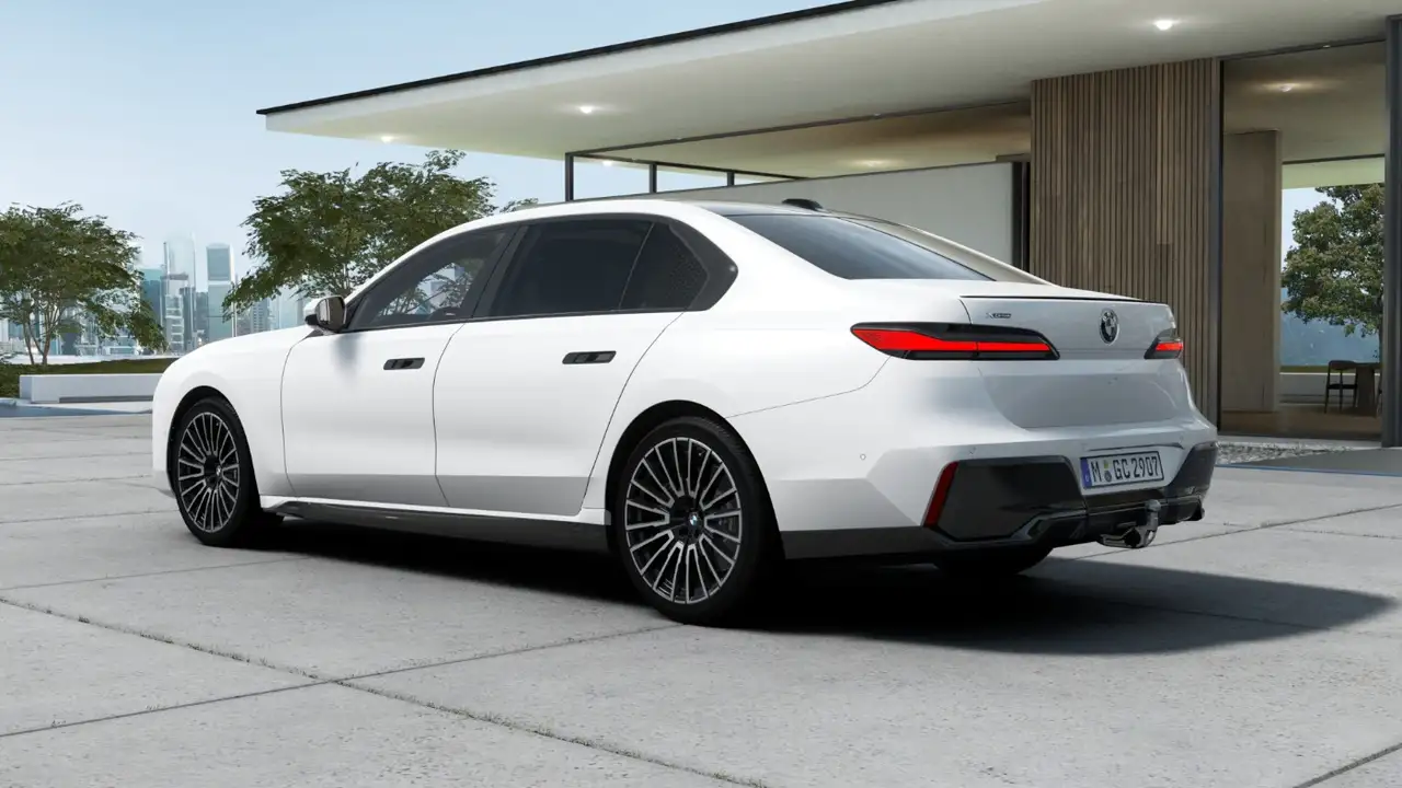 BMW 740 2