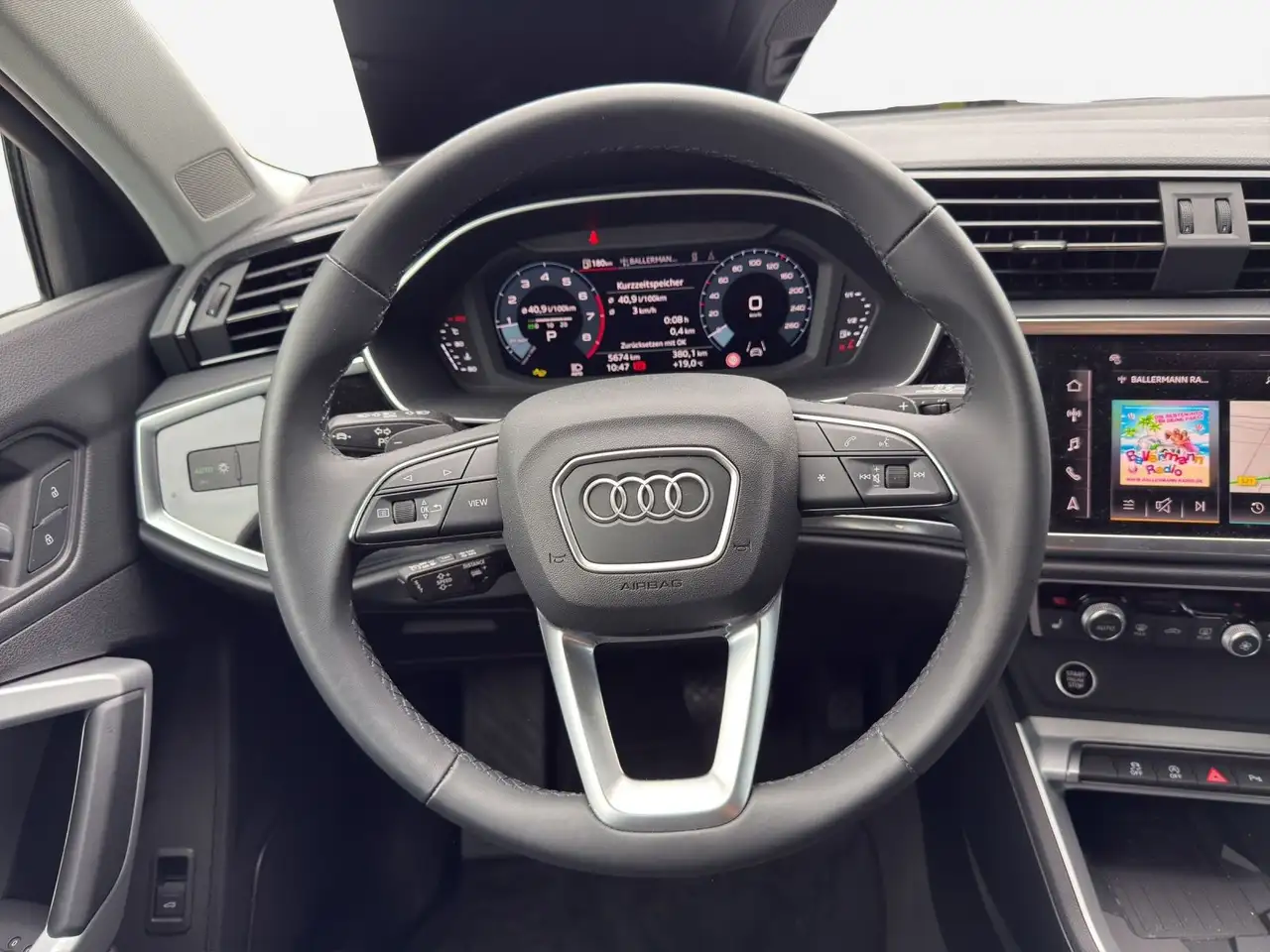 Audi Q3 40 8