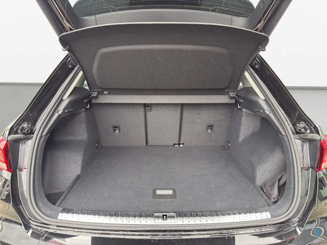 Audi Q3 40 11