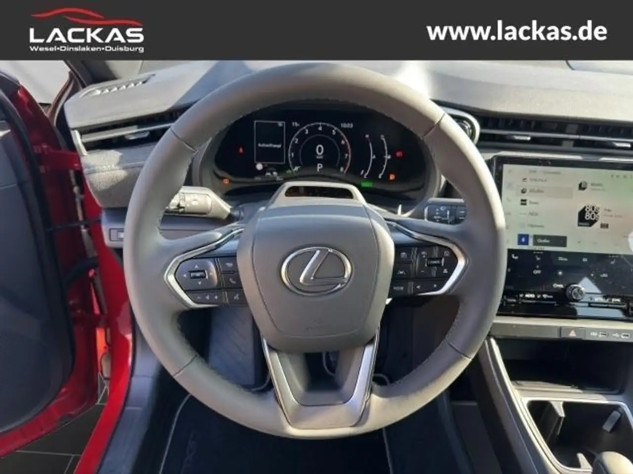 Lexus LBX 11