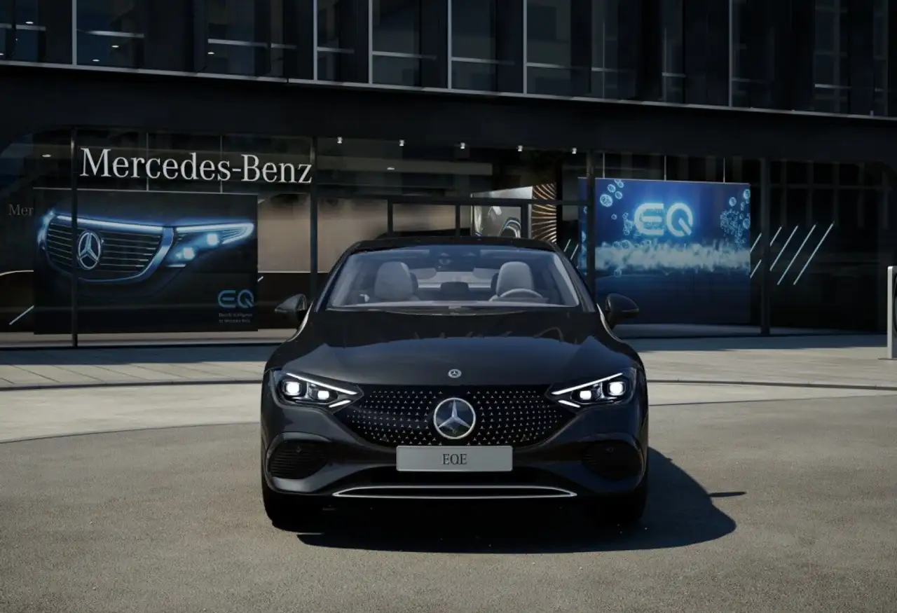 Mercedes-Benz EQE 300 5