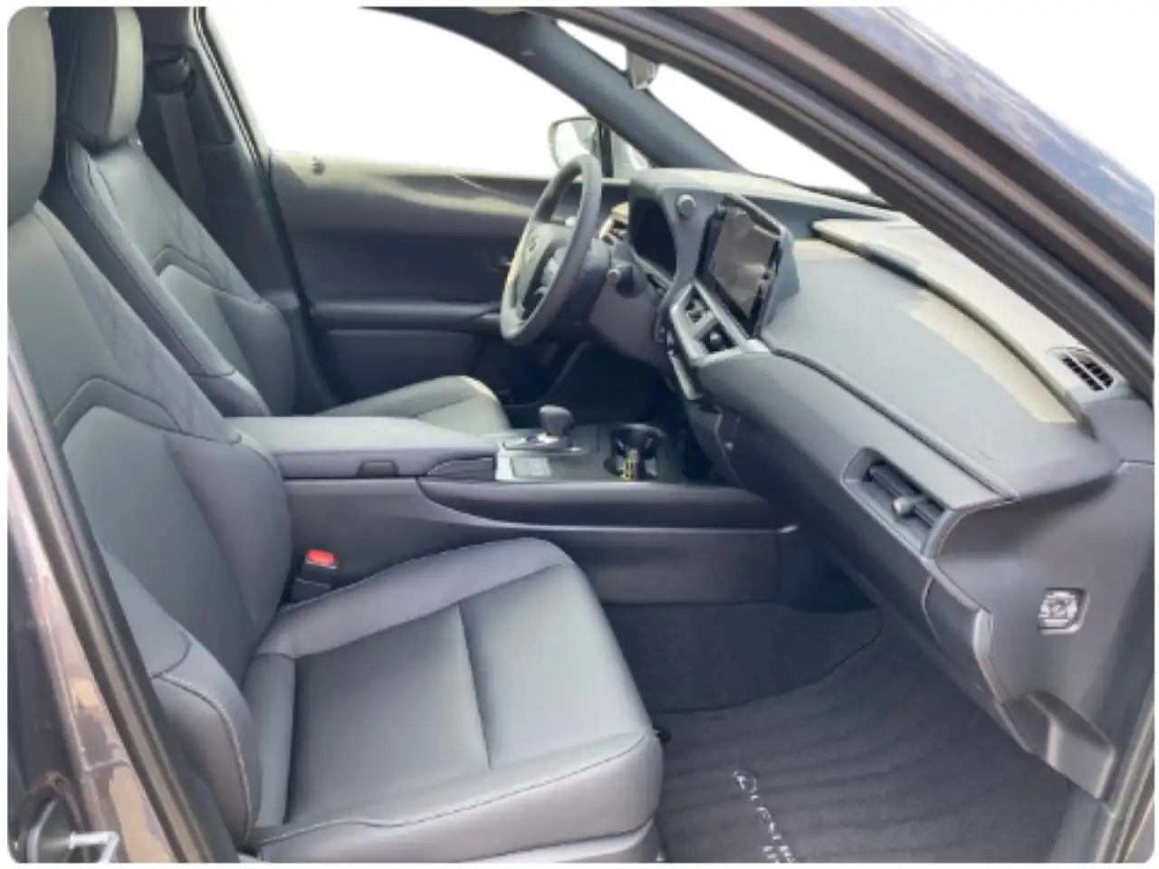 Lexus UX 10