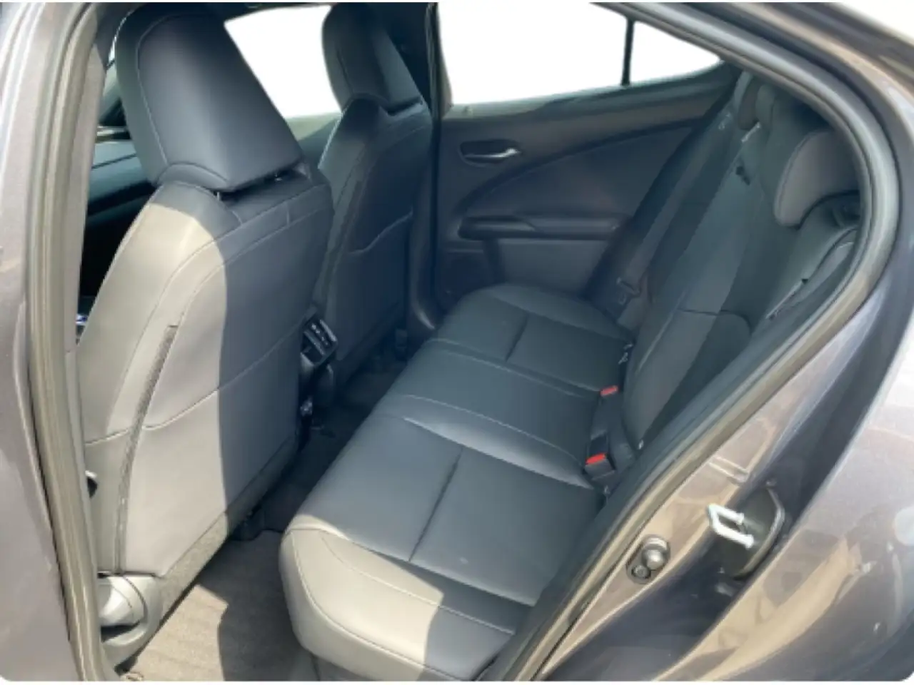 Lexus UX 14