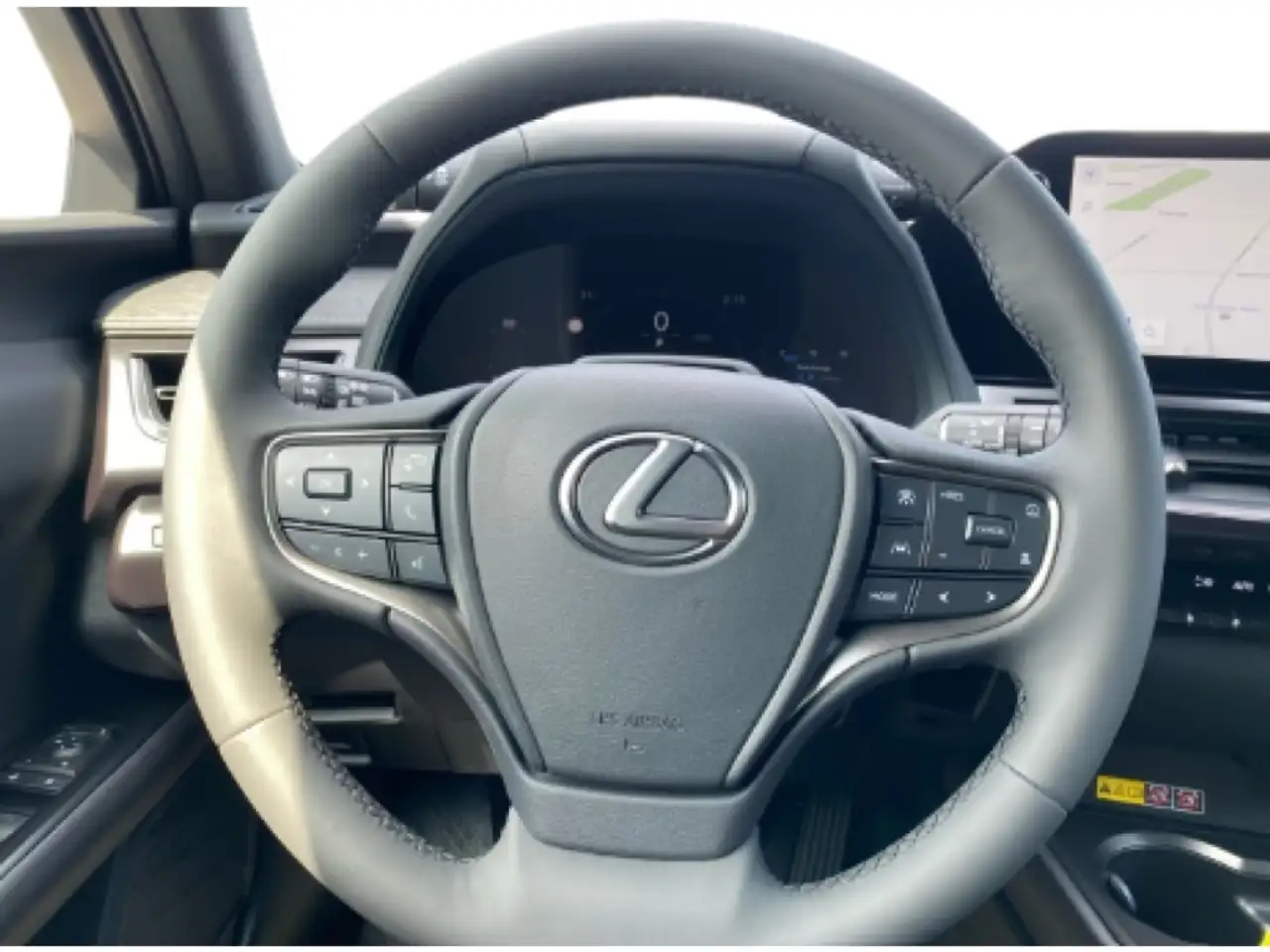 Lexus UX 15