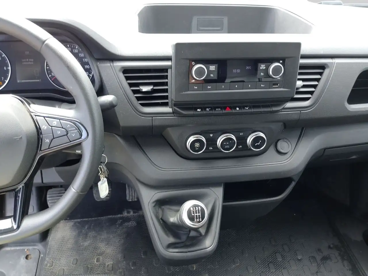 Renault Trafic 12