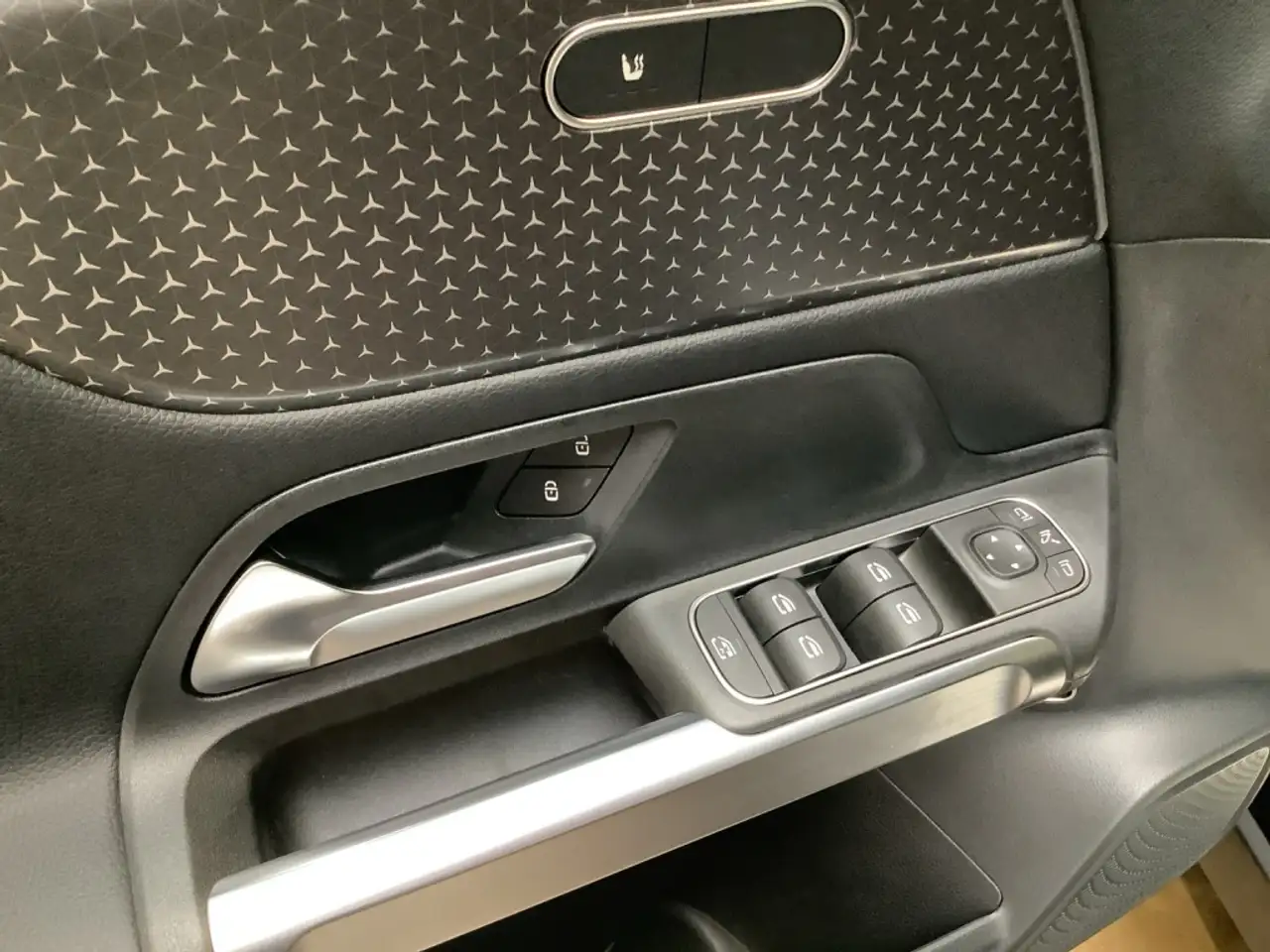 Mercedes-Benz GLB 200 9