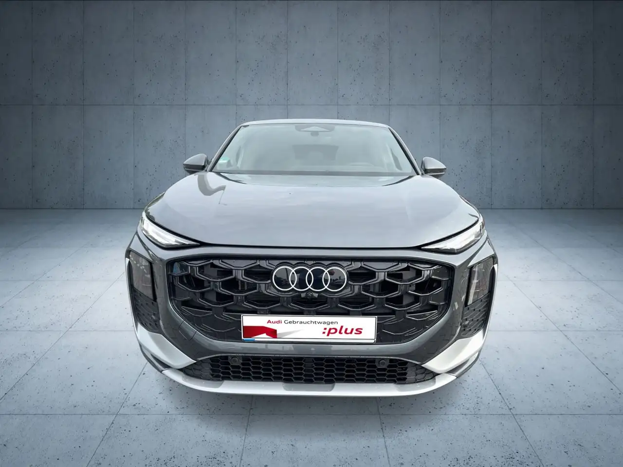 Audi Q3 8