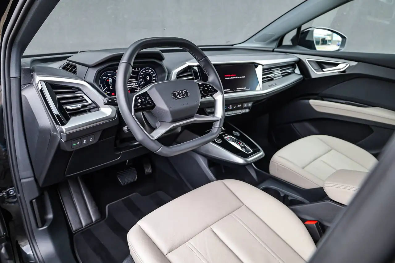 Audi Q4 12