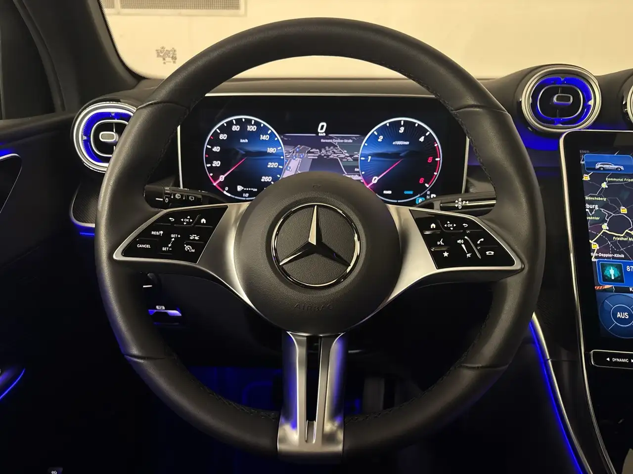 Mercedes-Benz GLC 220 9