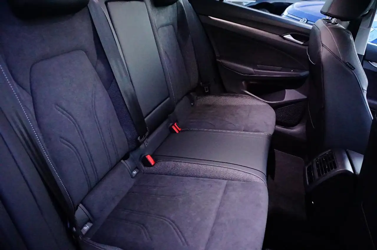 Volkswagen Golf 9