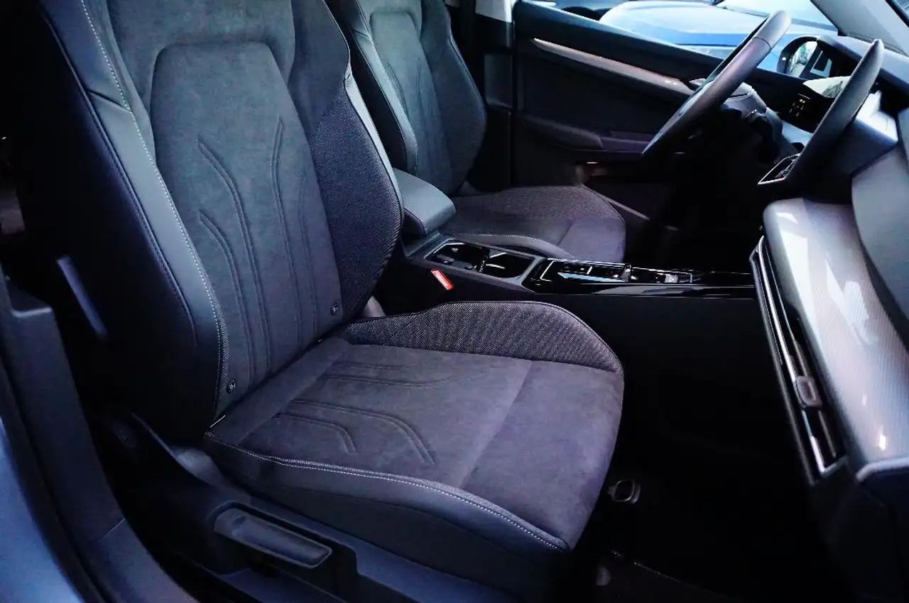 Volkswagen Golf 11