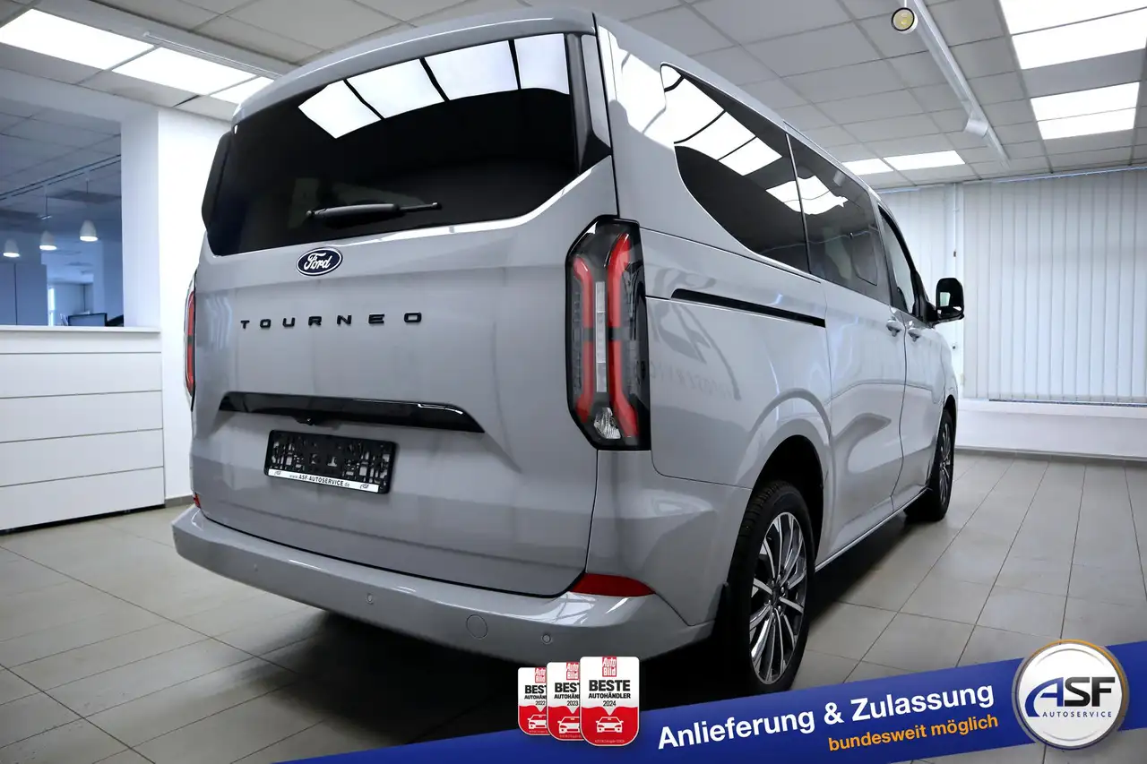 Ford Tourneo 7