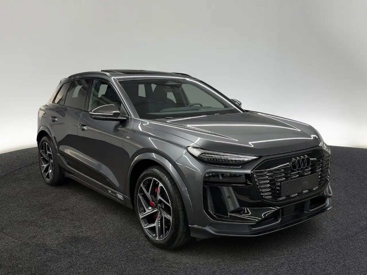 Audi Q6 8