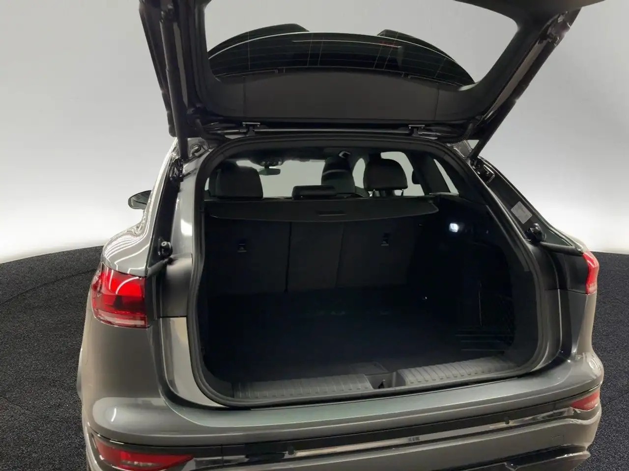 Audi Q6 9
