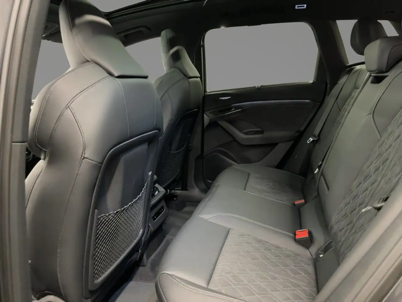 Audi Q6 11