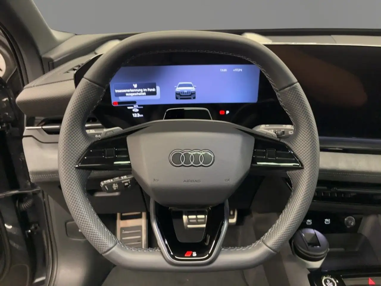 Audi Q6 13