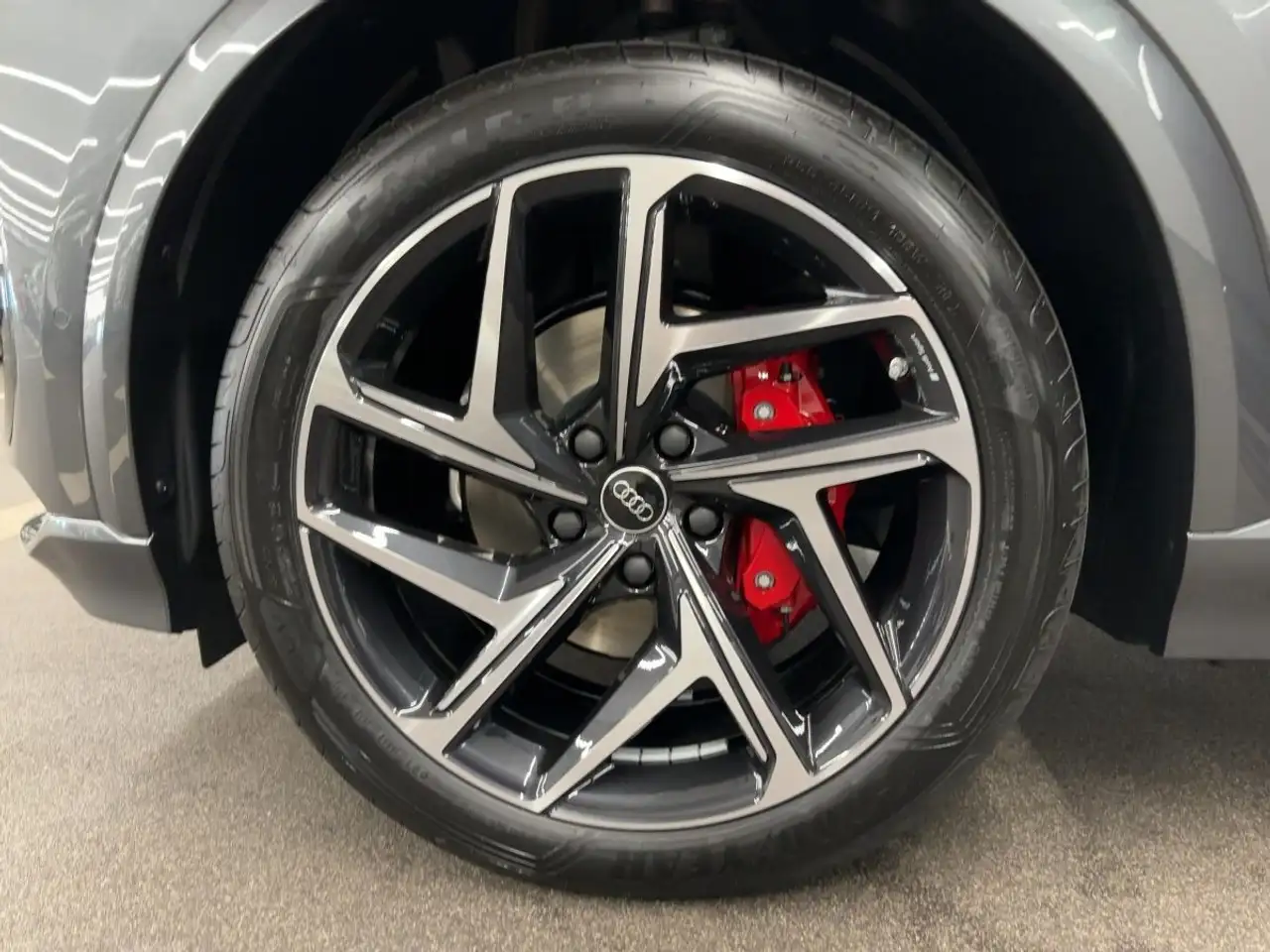 Audi Q6 15