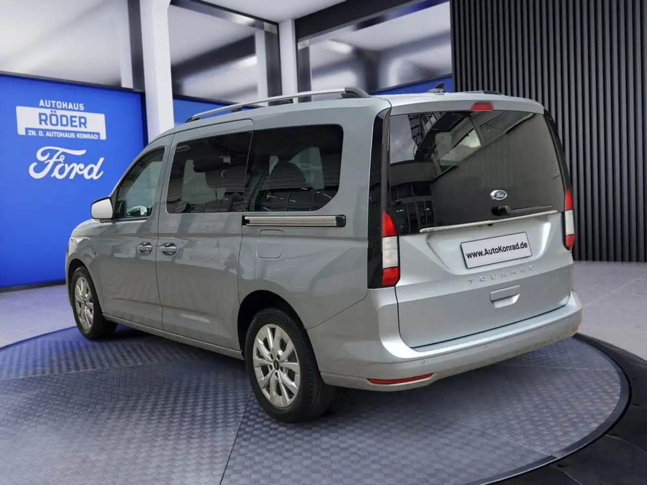 Ford Tourneo 4