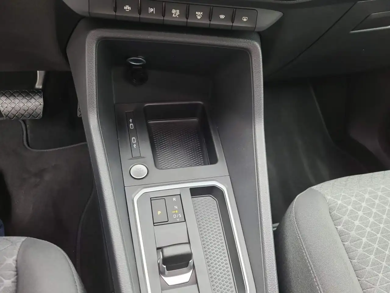 Ford Tourneo 13
