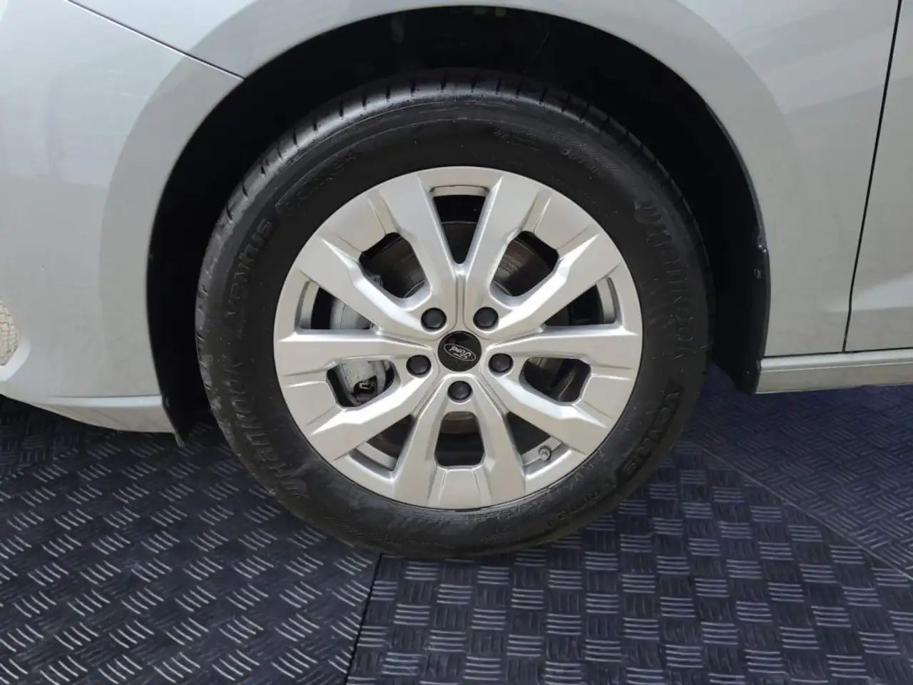 Ford Tourneo 16