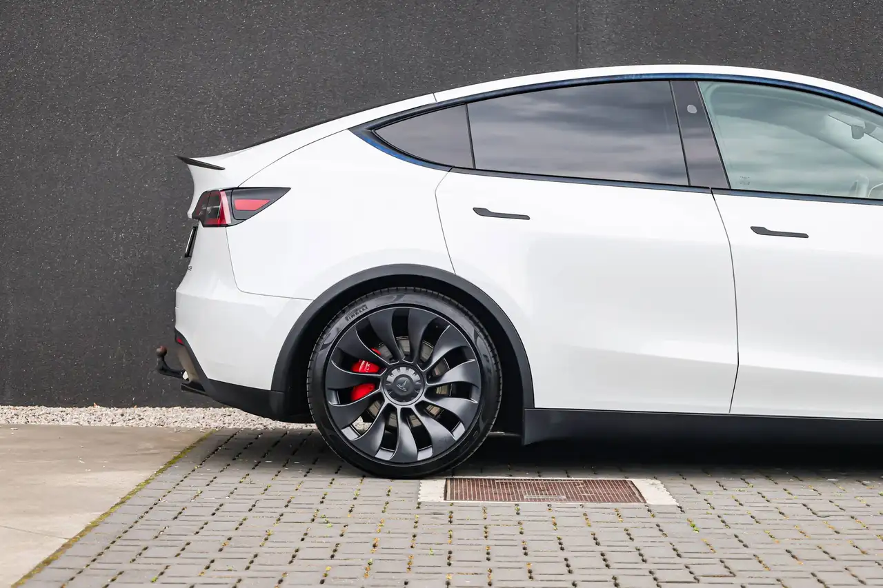 Tesla Model 6