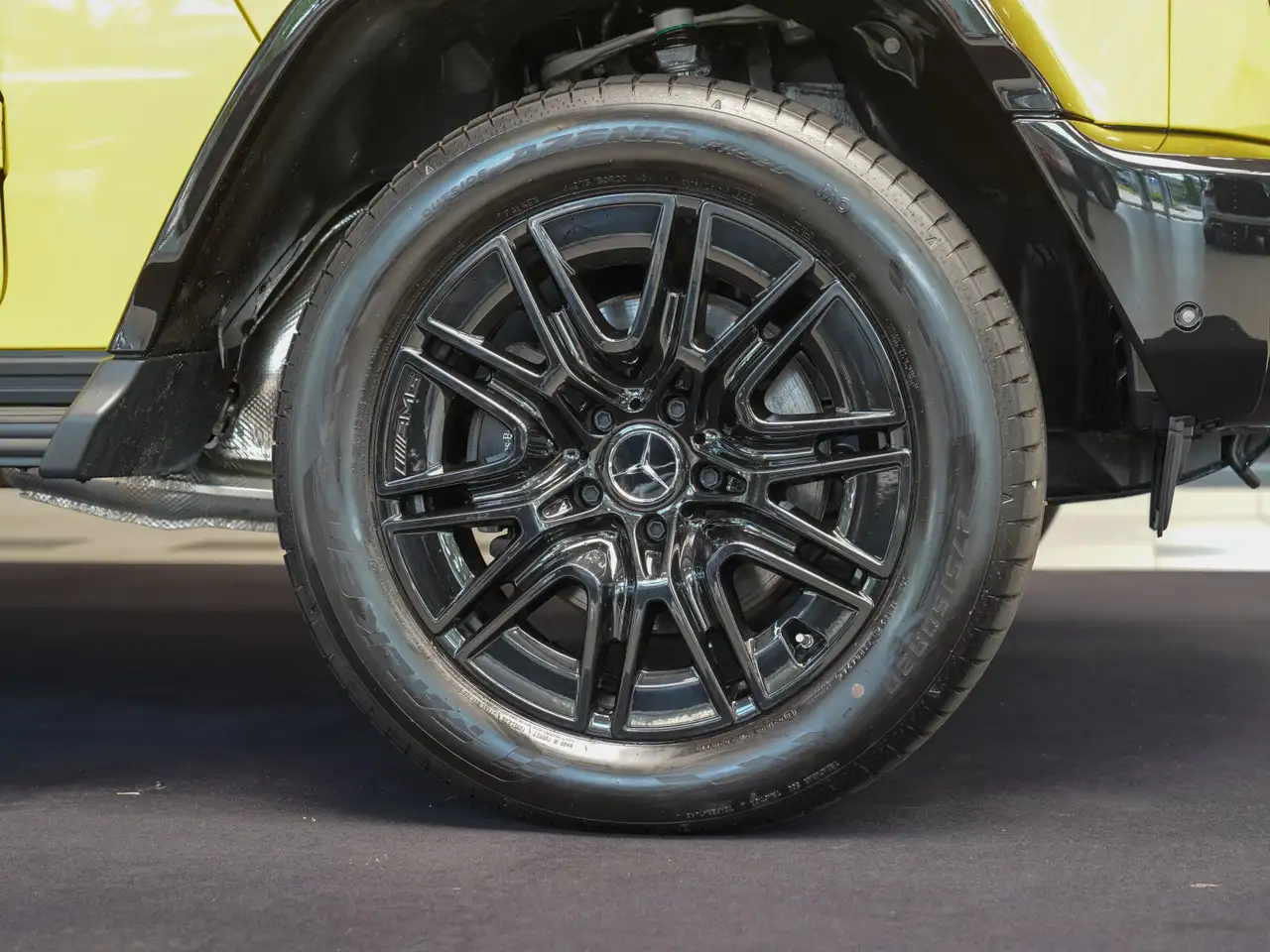 Mercedes-Benz G 450 2