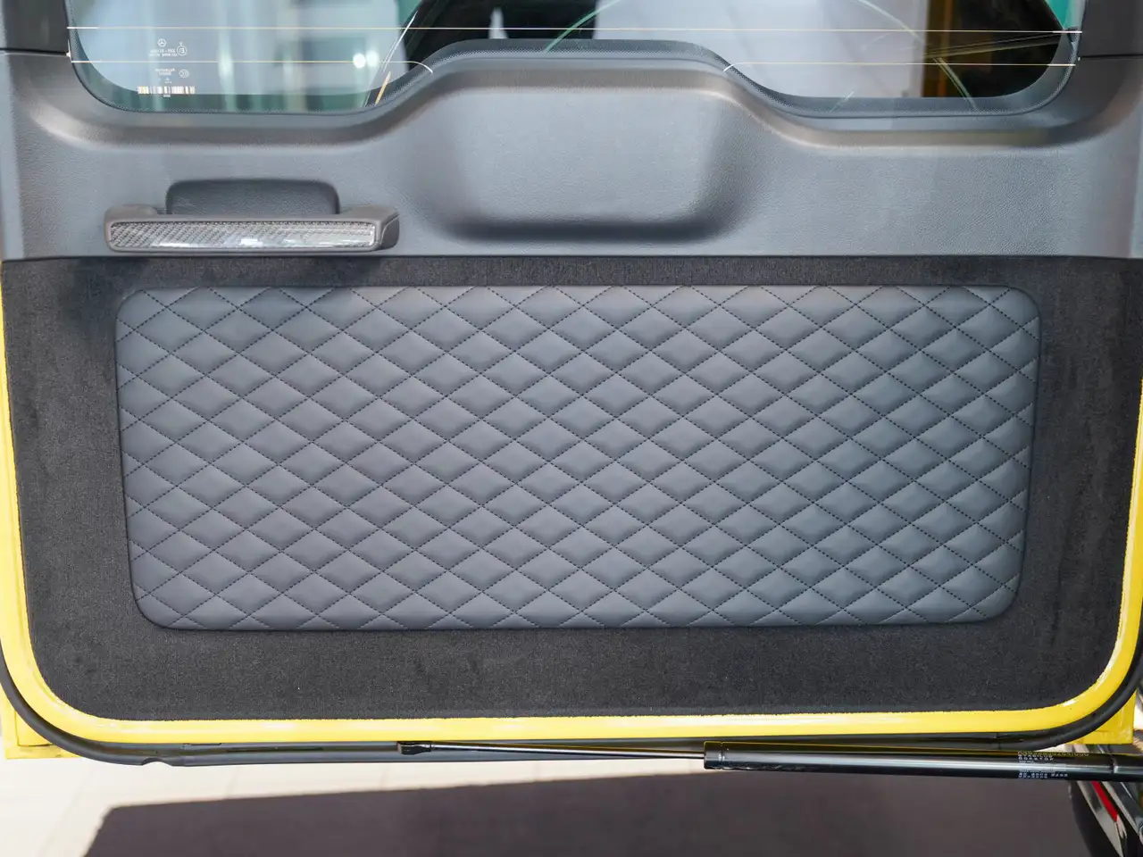 Mercedes-Benz G 450 6