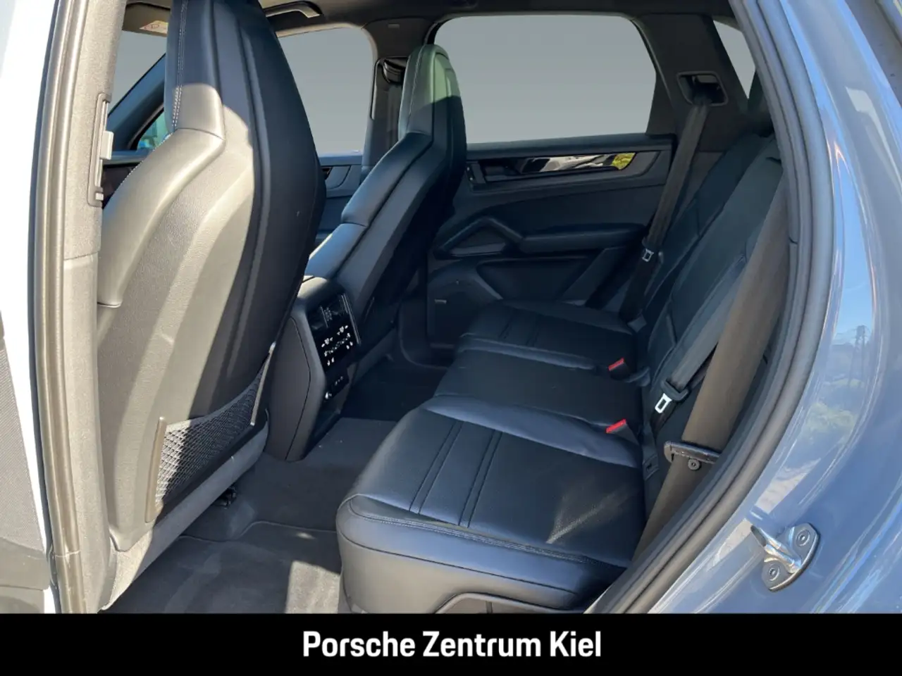Porsche Cayenne 8