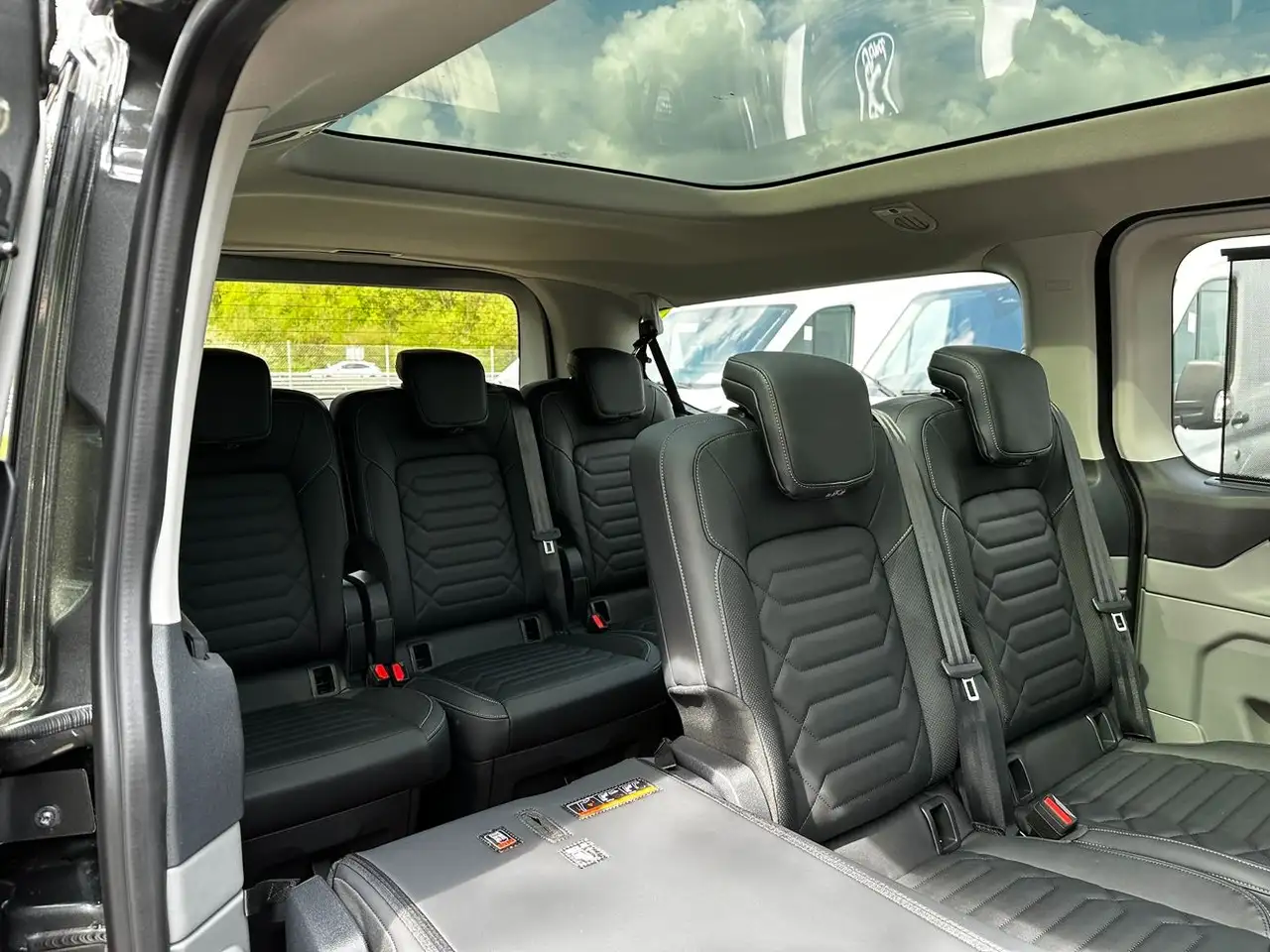 Ford Tourneo 8
