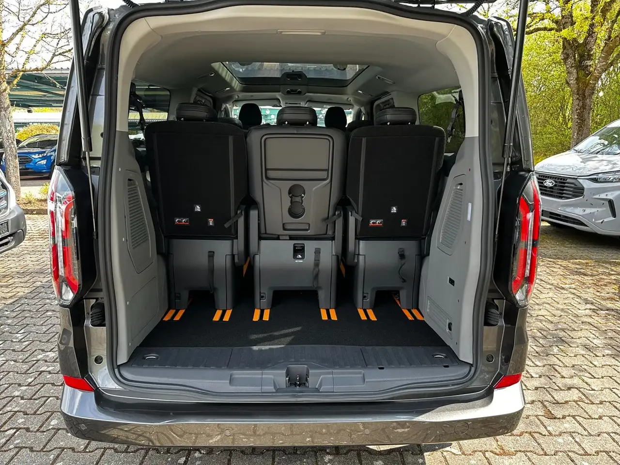 Ford Tourneo 11