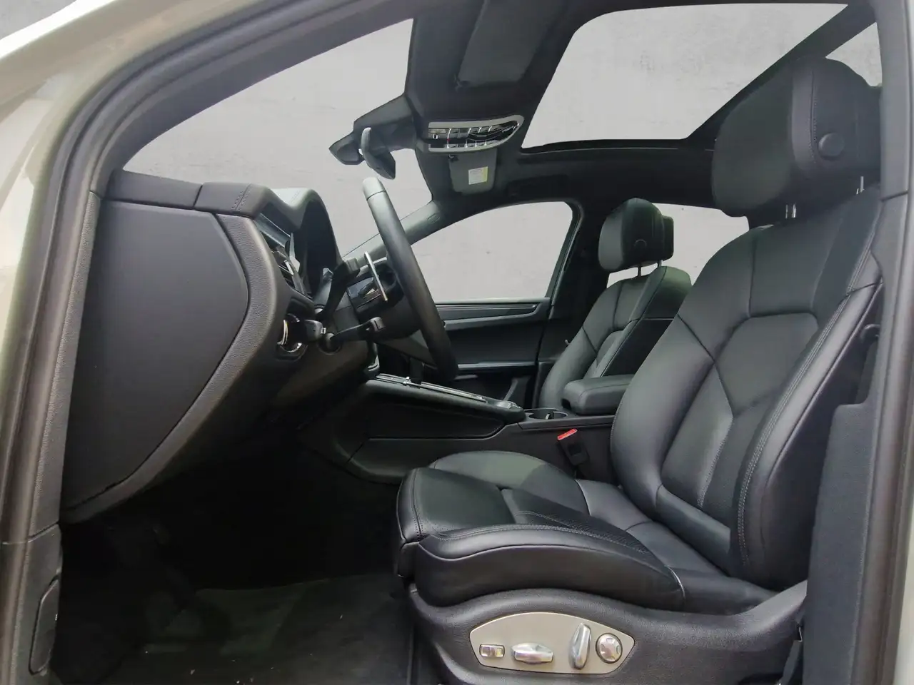 Porsche Macan 5