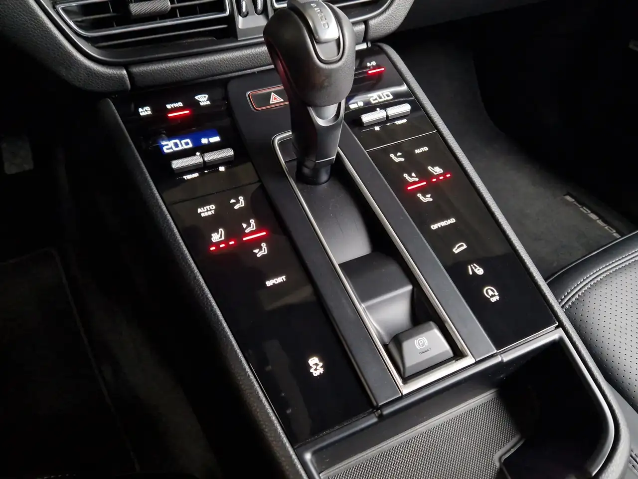 Porsche Macan 11