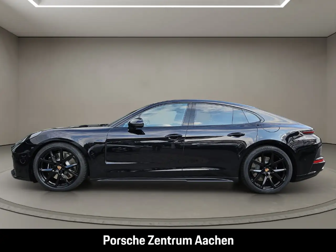 Porsche Panamera 4 2