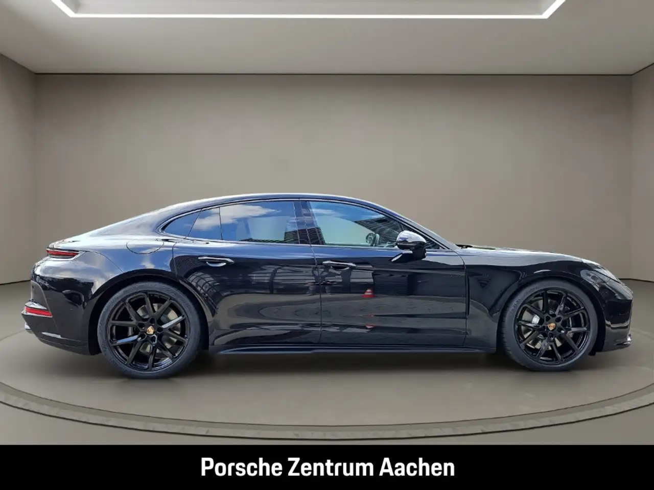 Porsche Panamera 4 7