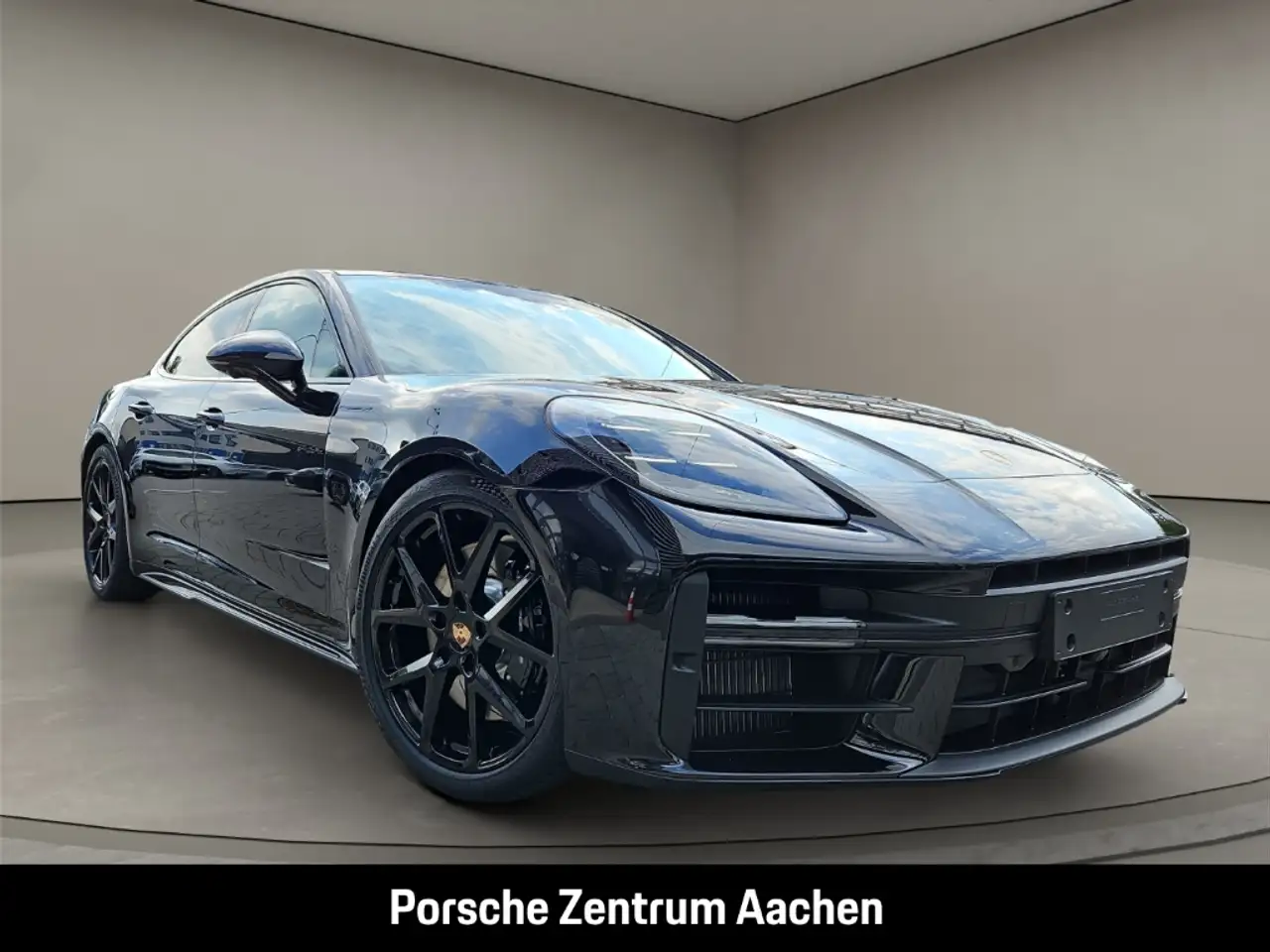 Porsche Panamera 4 8