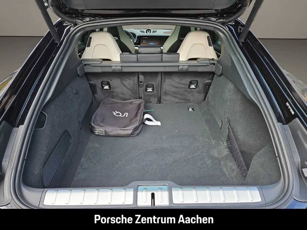 Porsche Panamera 4 9