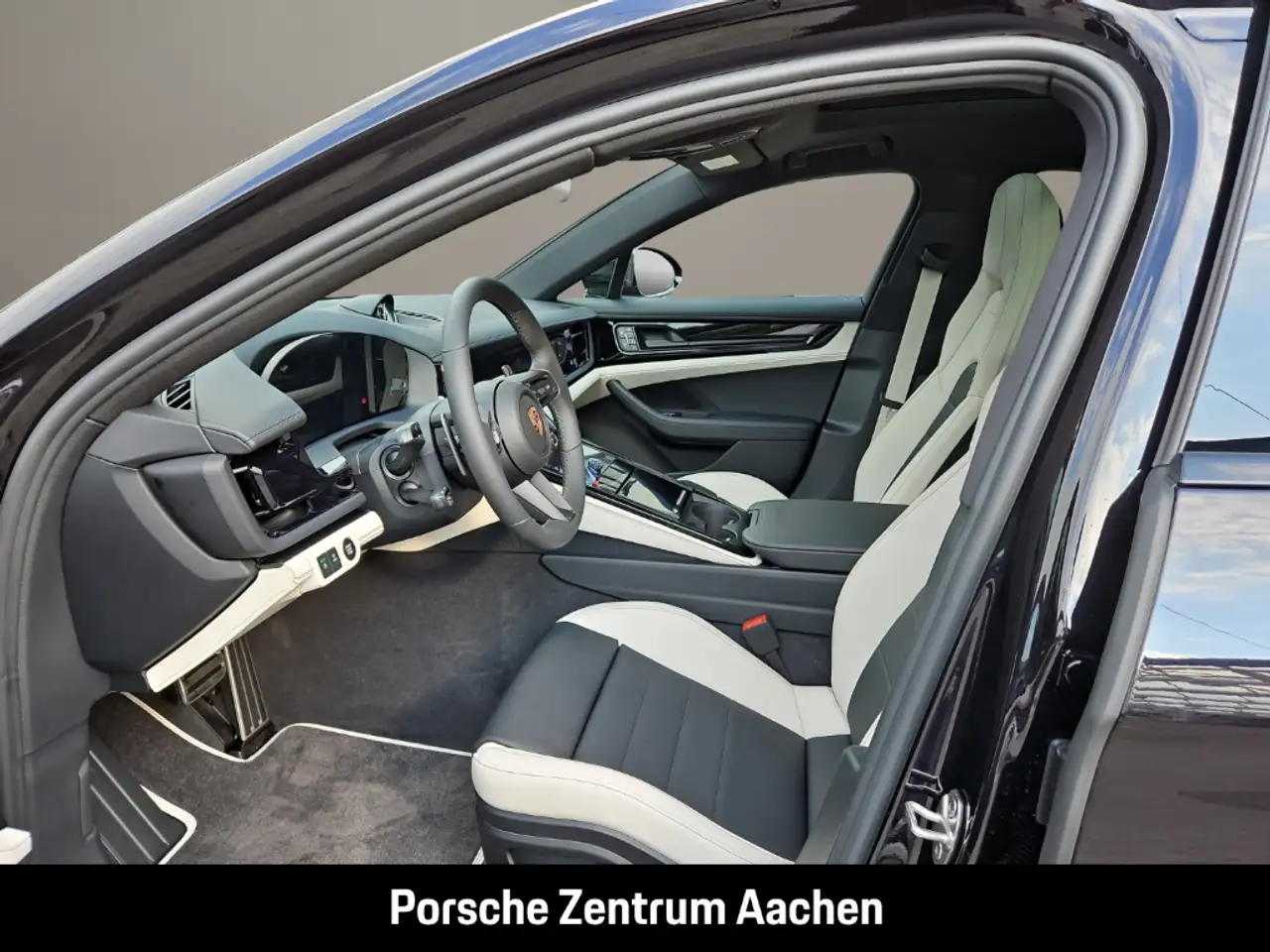 Porsche Panamera 4 12