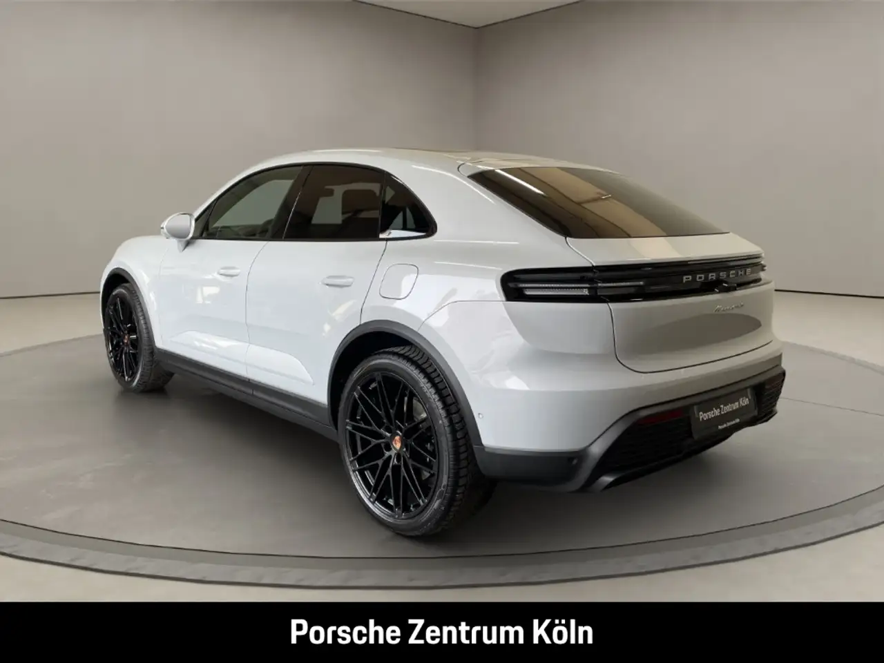 Porsche Macan 3